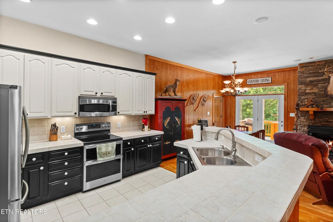 Photo of 122 Lakeside Trace