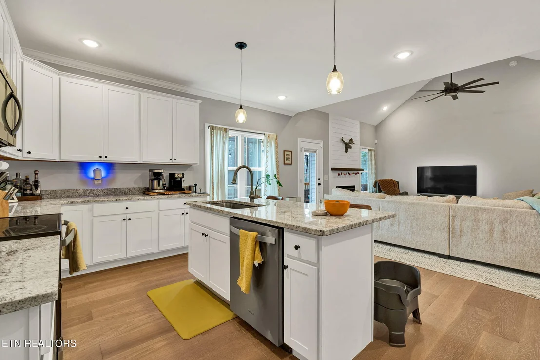 Photo of 110 NE Quail Run