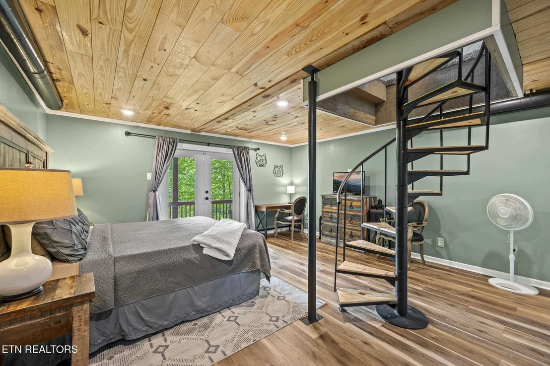 Photo of 1020 Ski View Lane