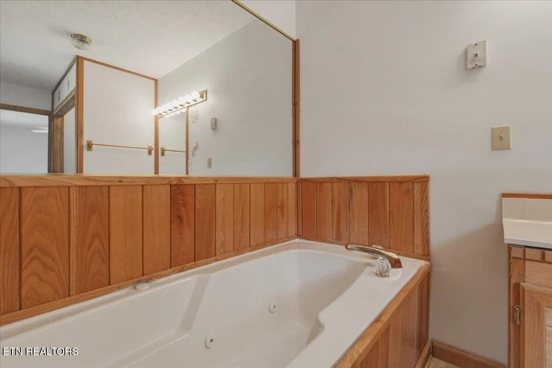 Photo of 142 Oak Drive