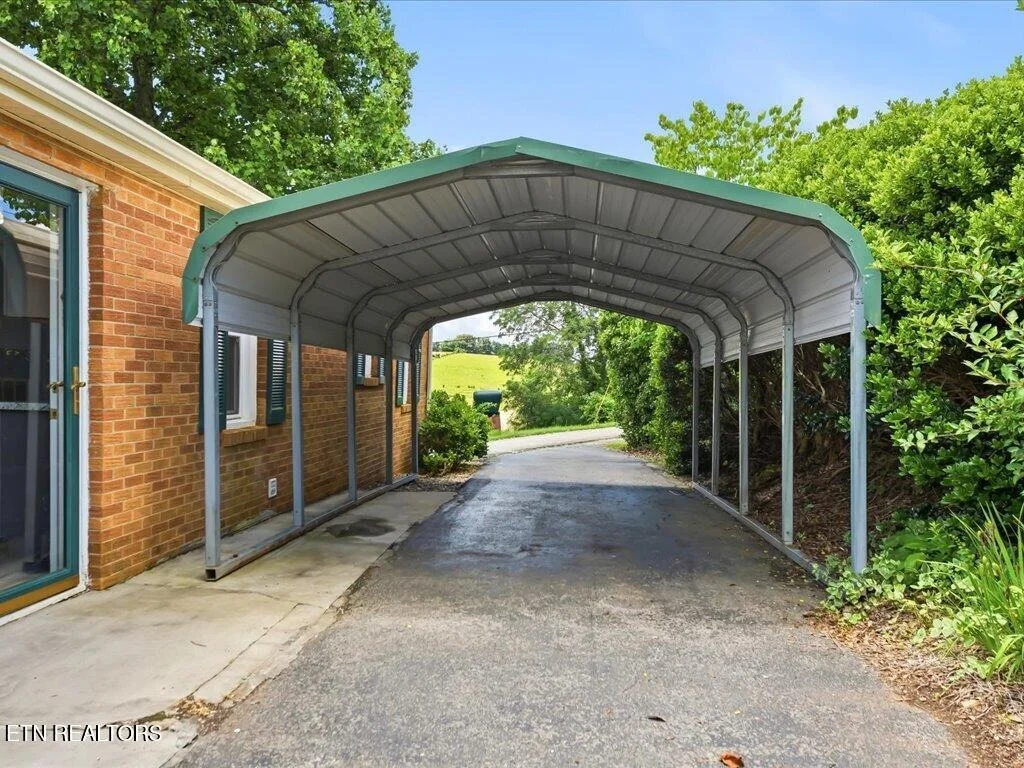 Photo of 818 Guy Collins Rd