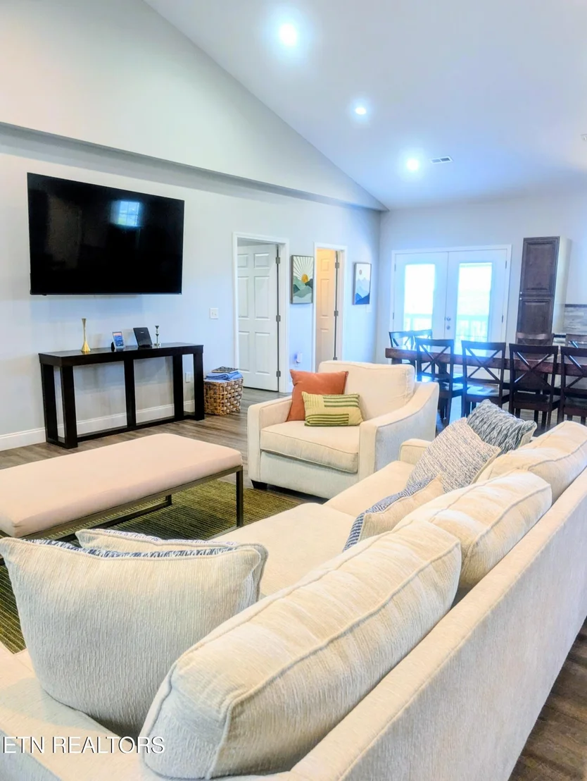 Photo of 1720 Mountain Drive