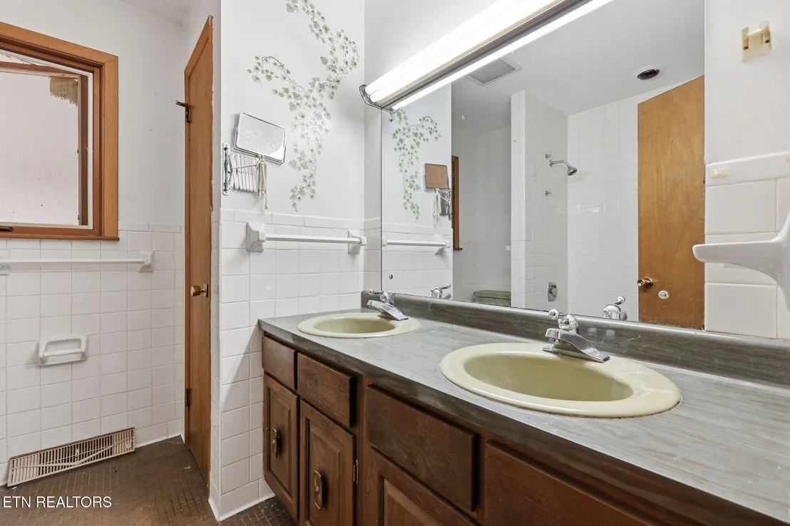 Photo of 114 Balboa Circle