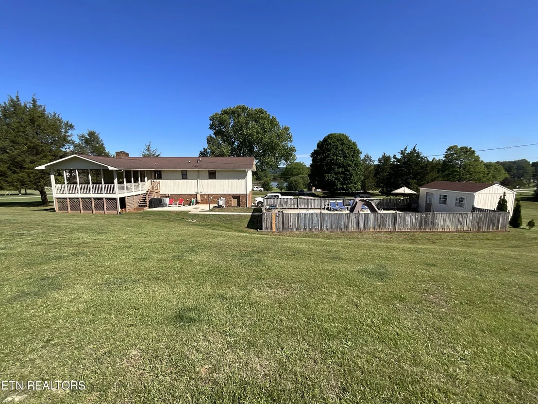 Photo of 651 River Rd