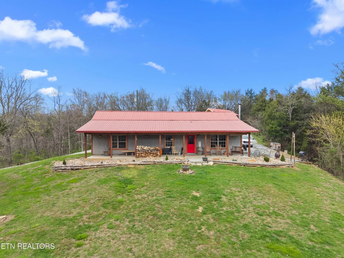 Photo of 2357 Hall Rd
