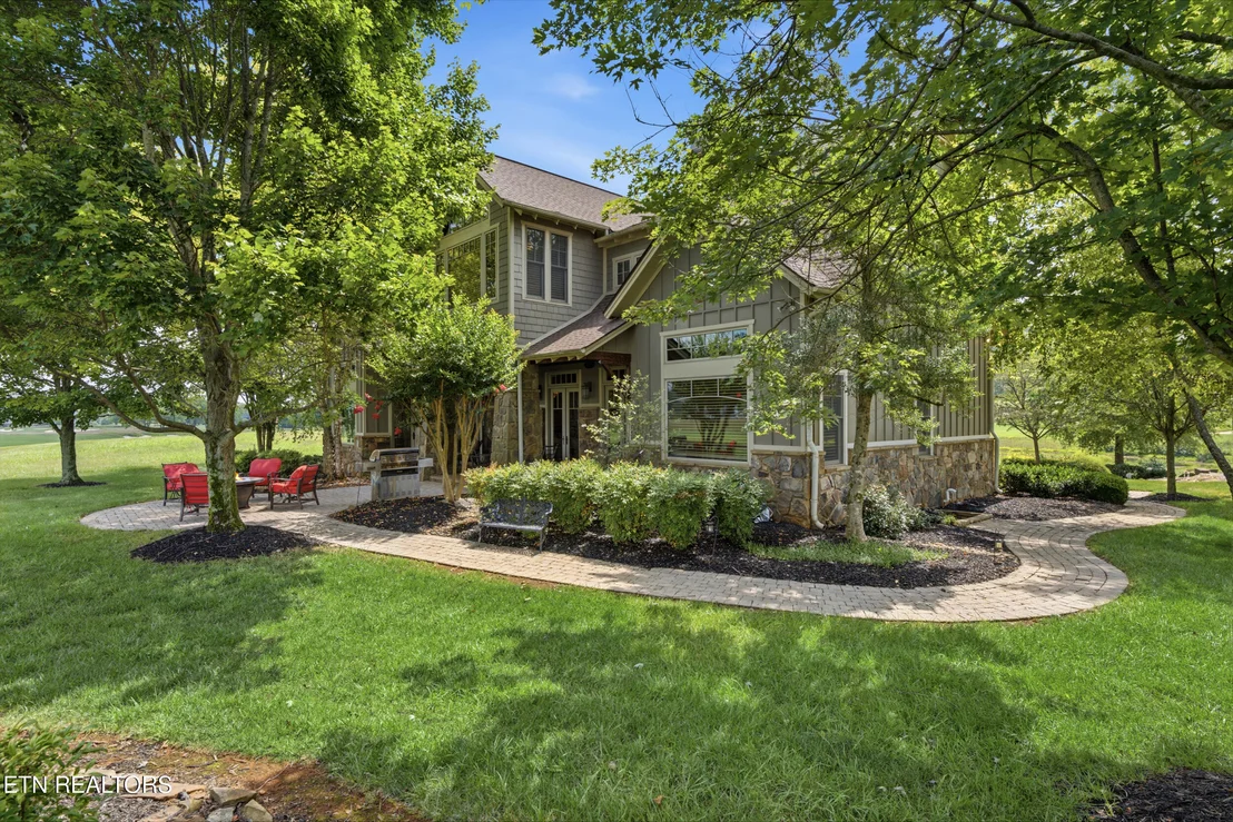 Photo of 593 Old Barn Lane