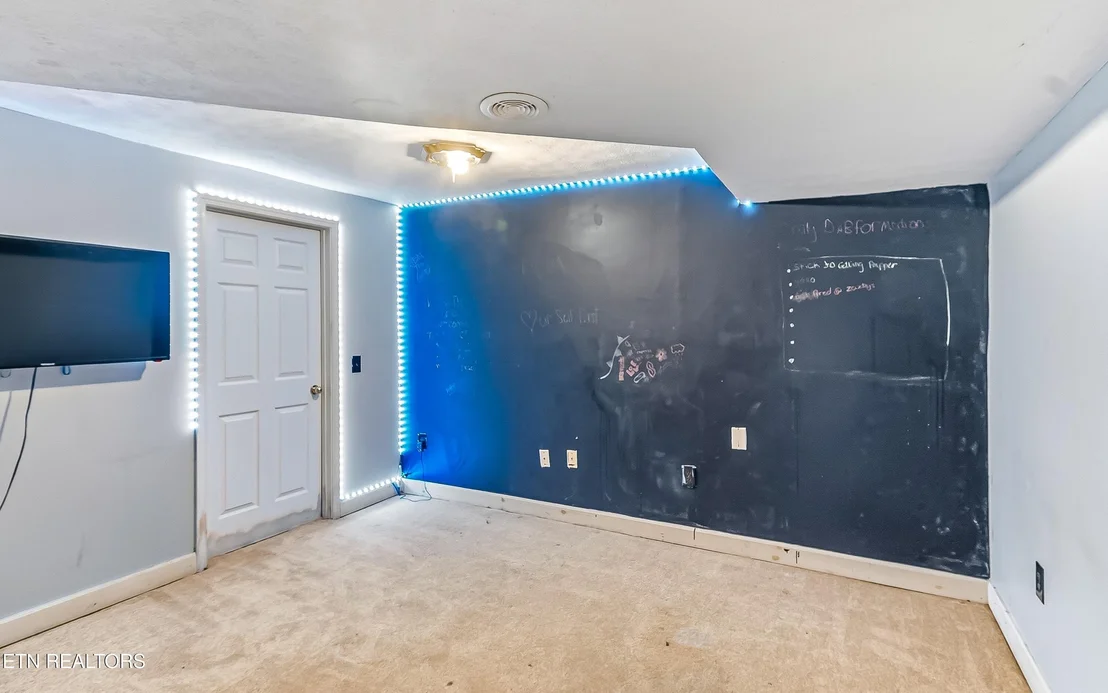 Photo of 382 Edgelake Drive