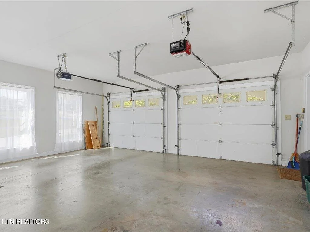 Photo of 311 Alberts Cove