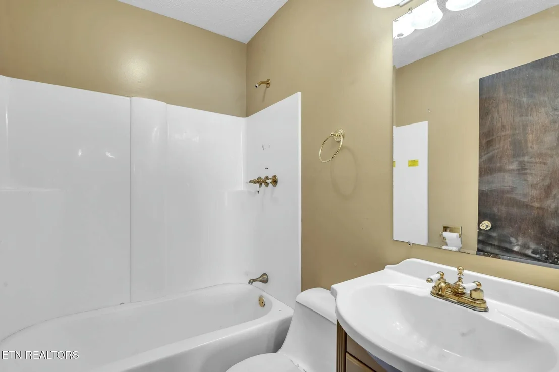 Photo of 2137 Highview Drive