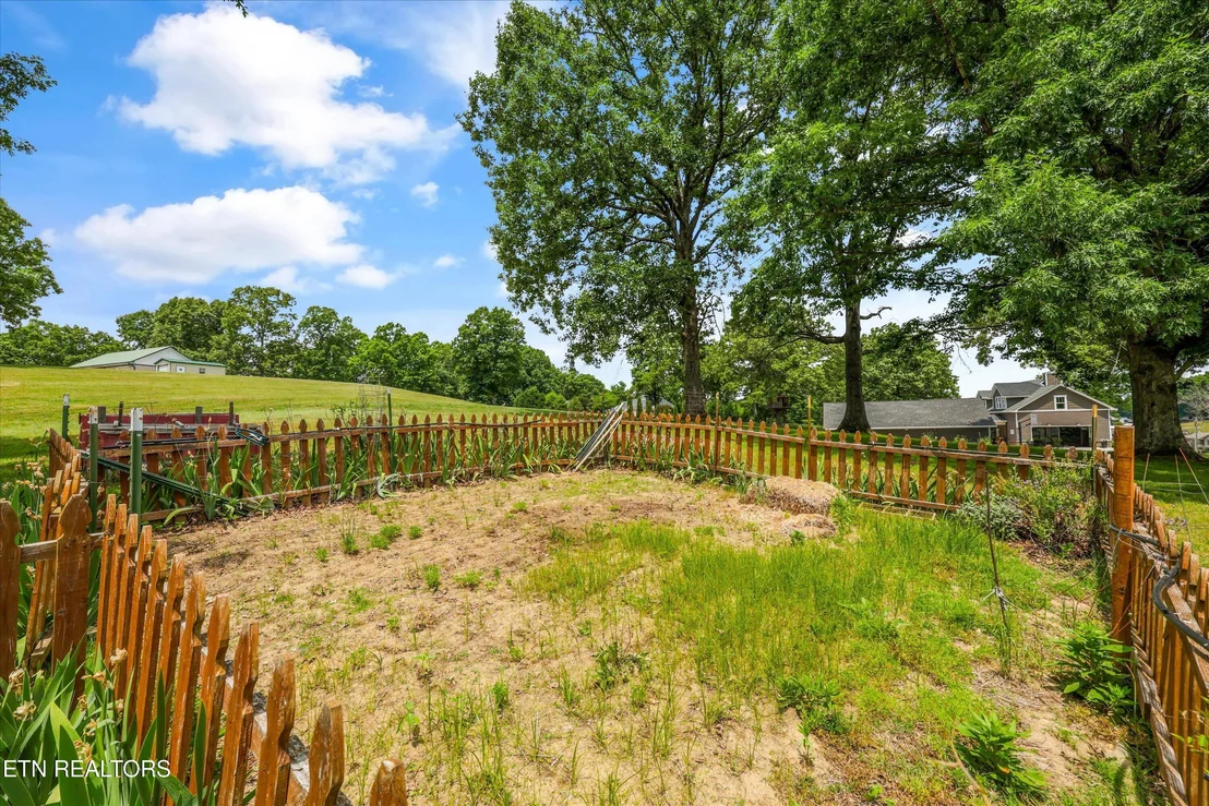 Photo of 1697 Davis Ferry Rd