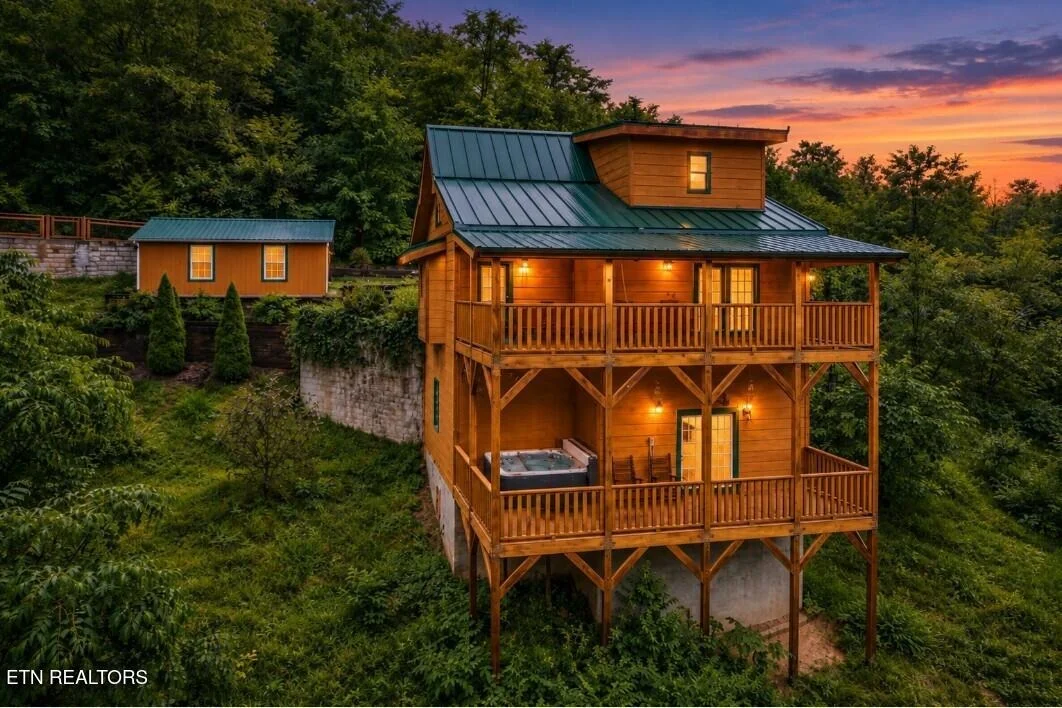 Photo of 517 Hideaway Ridge Circle