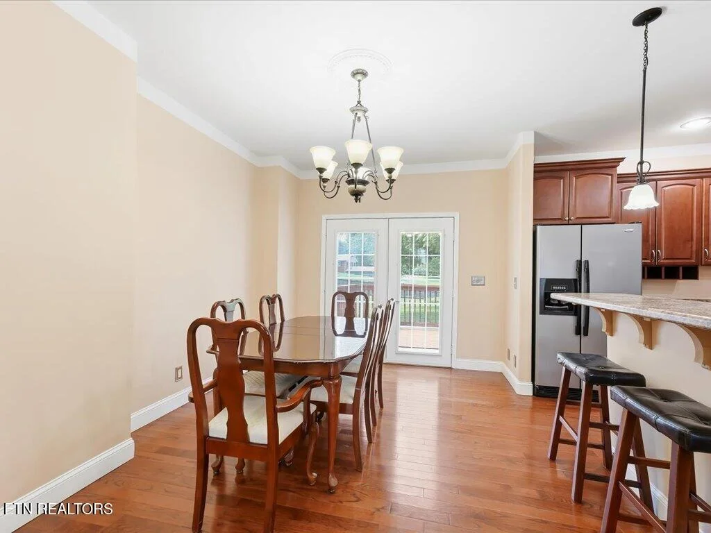 Photo of 985 Claudette Drive