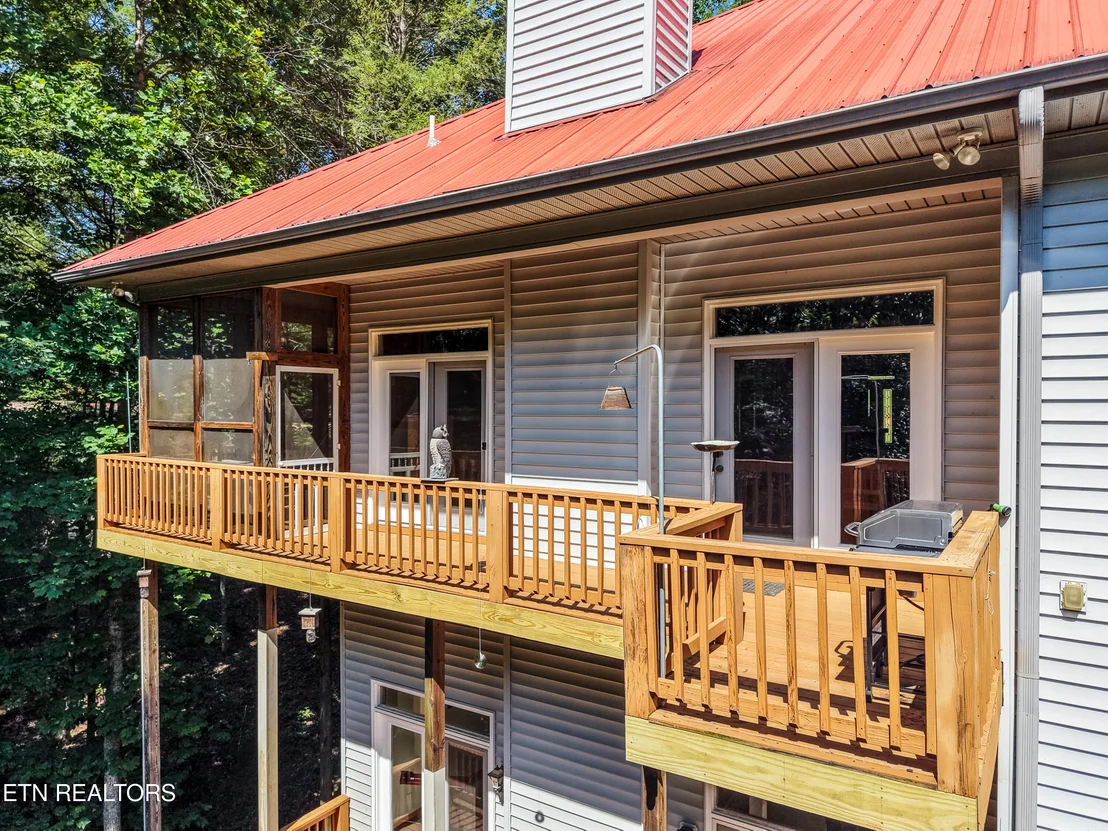 Photo of 122 Lakeside Trace