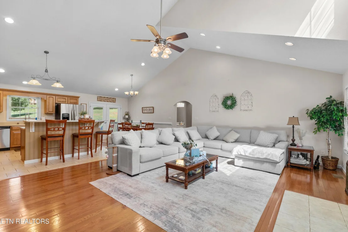 Photo of 2433 Green Rd