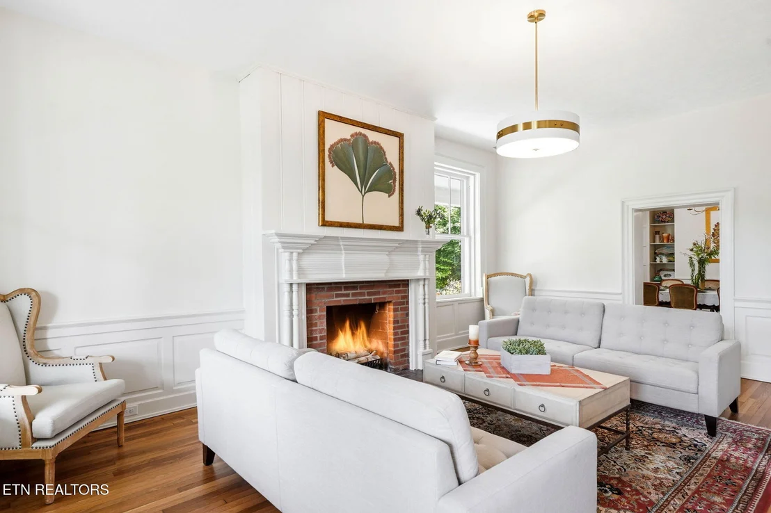 Photo of 240 Maplehurst Lane