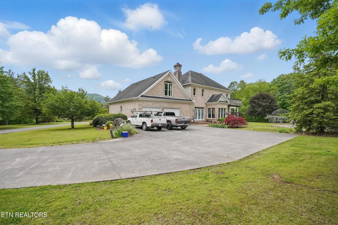 Photo of 6005 Powell Valley Rd