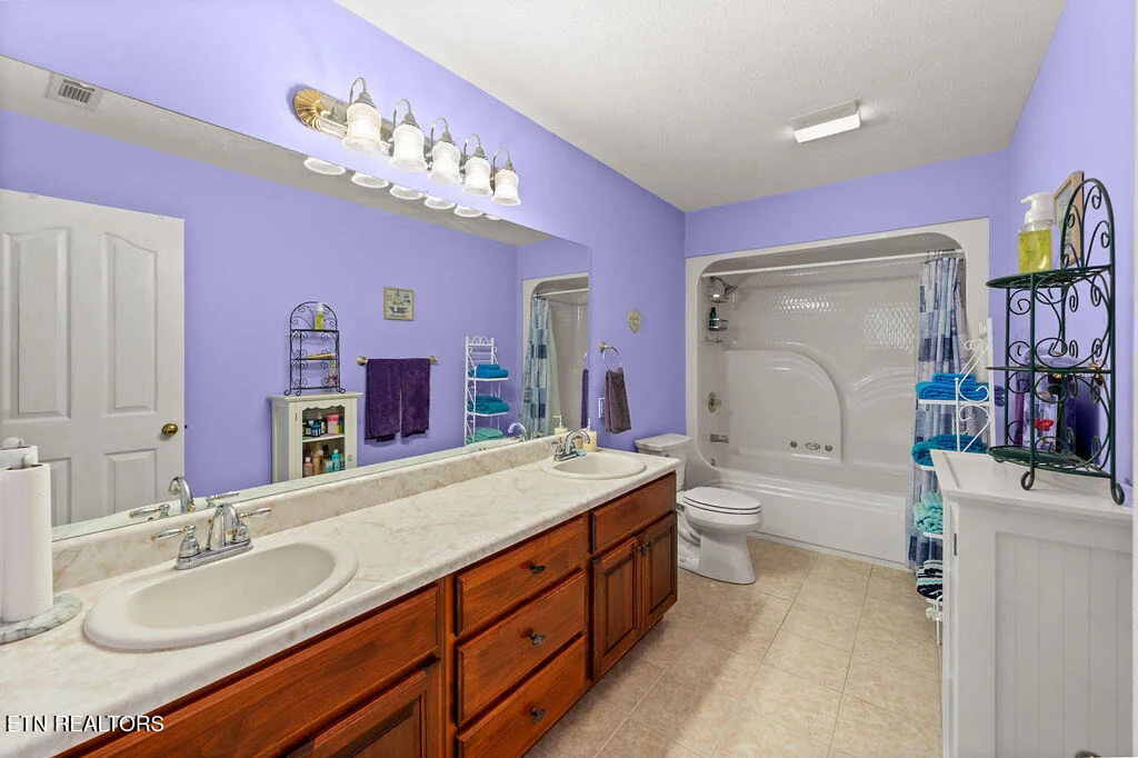 Photo of 674 Southview Circle