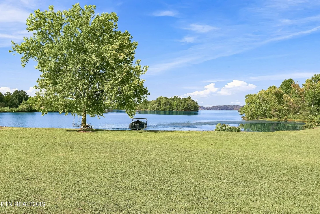 Photo of 382 Edgelake Drive