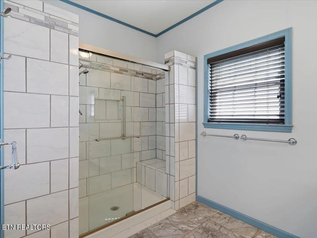 Photo of 311 Alberts Cove
