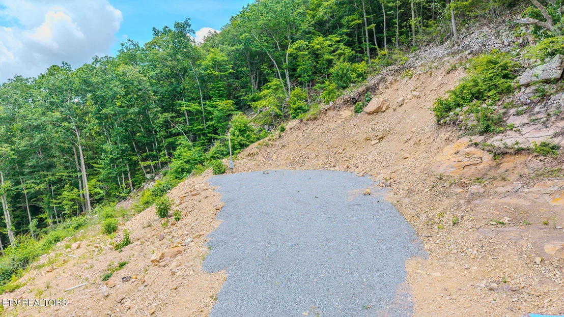 Photo of 1038 Clingmans View