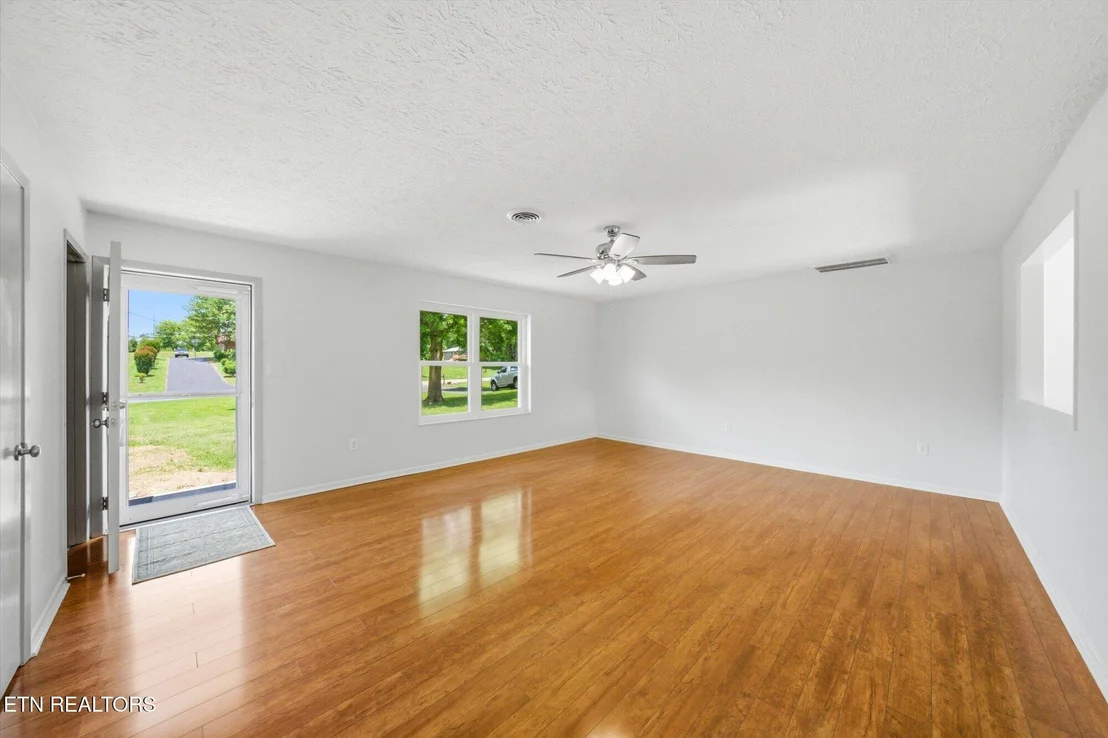 Photo of 409 Windrush Circle