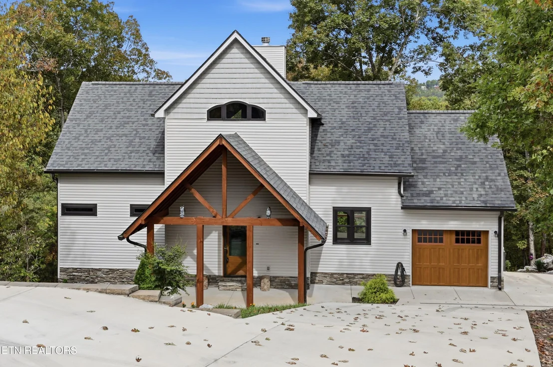 Photo of 134 Fairway Circle