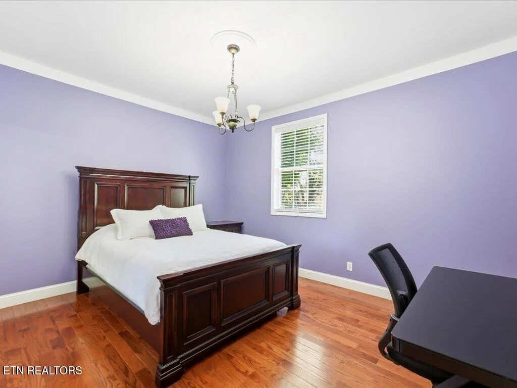 Photo of 985 Claudette Drive
