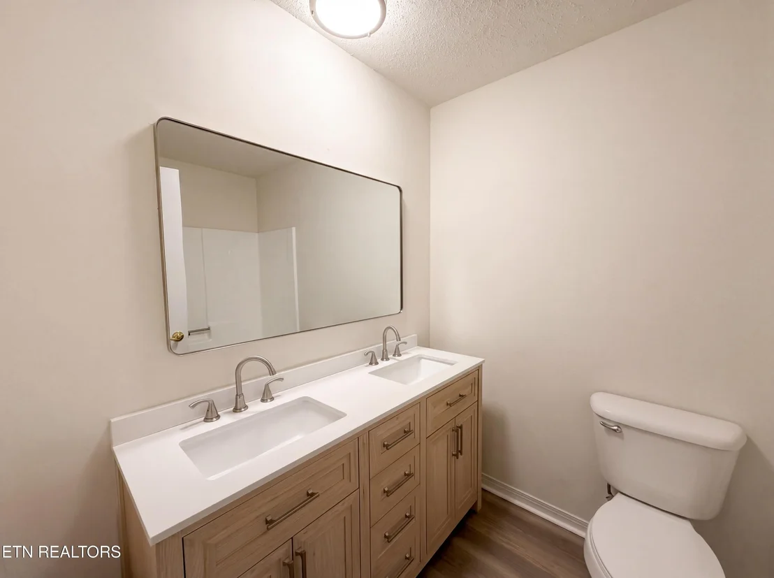 Photo of 819 Scenic Circle