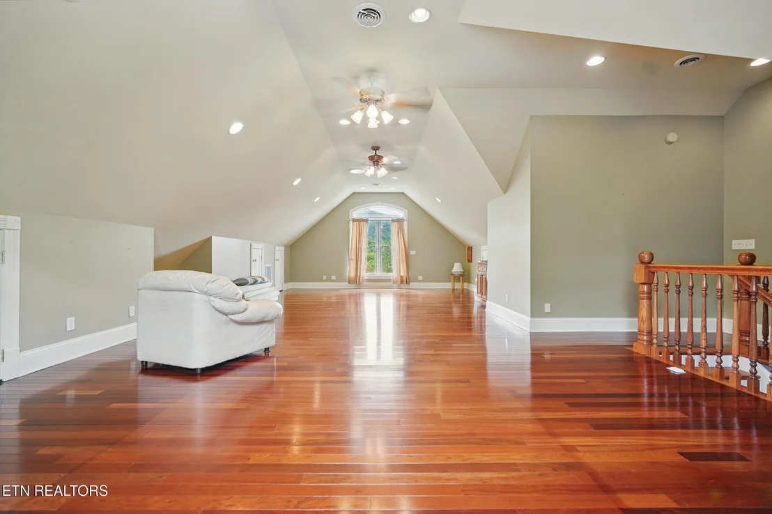 Photo of 6005 Powell Valley Rd