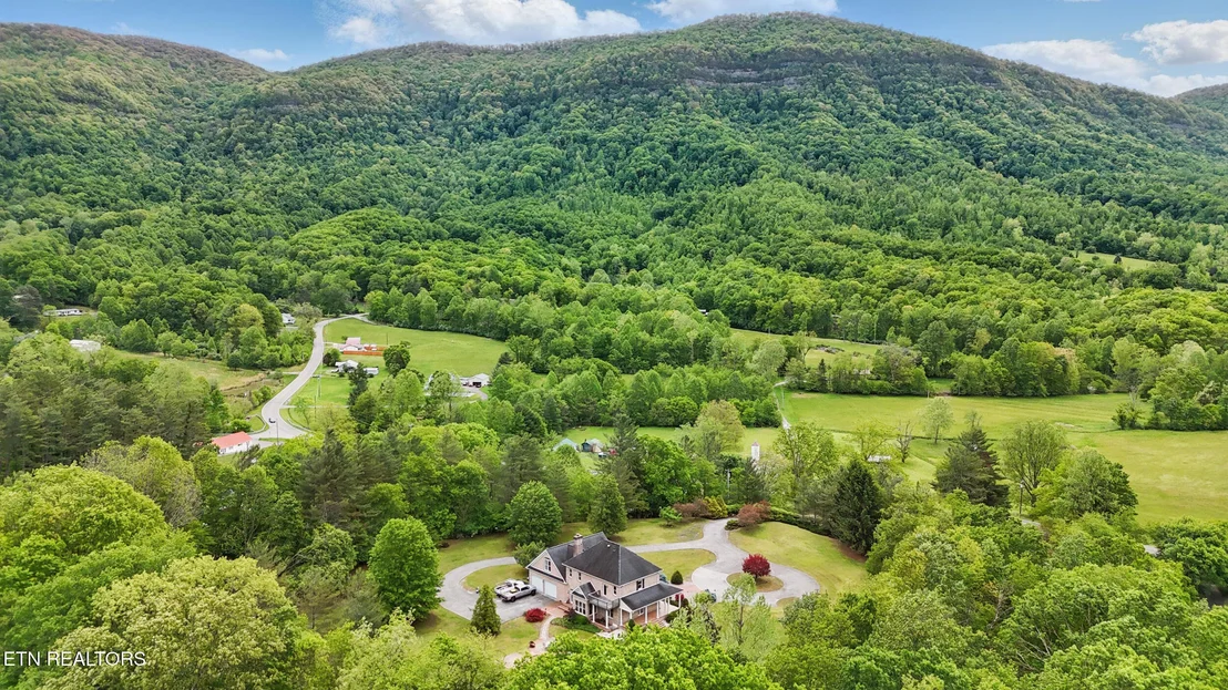 Photo of 6005 Powell Valley Rd