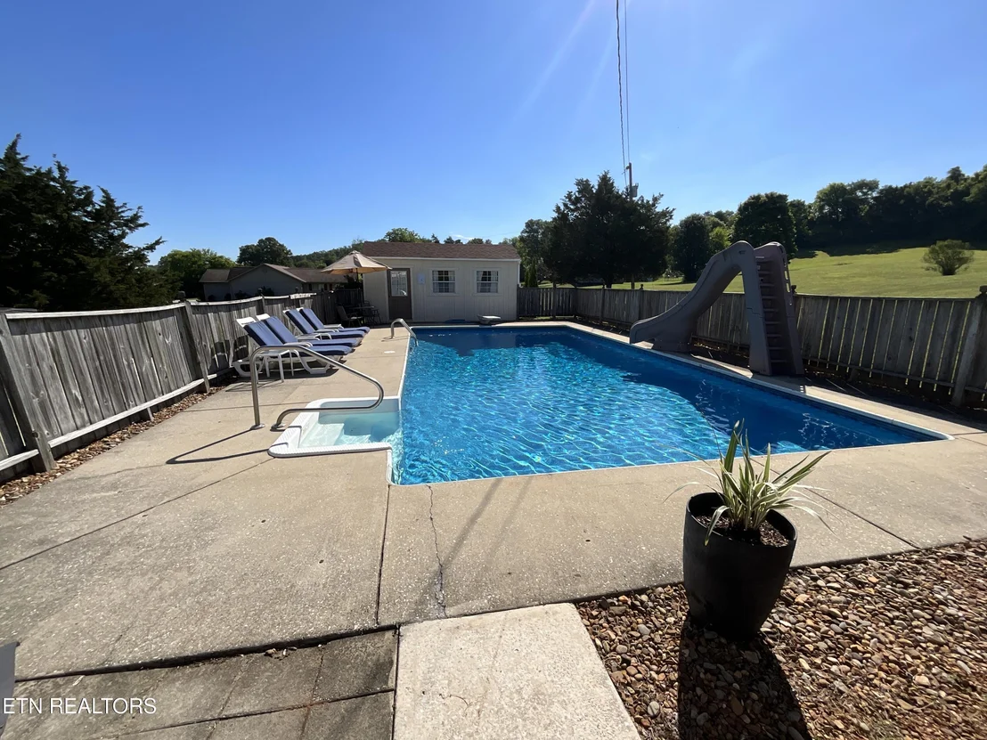 Photo of 651 River Rd
