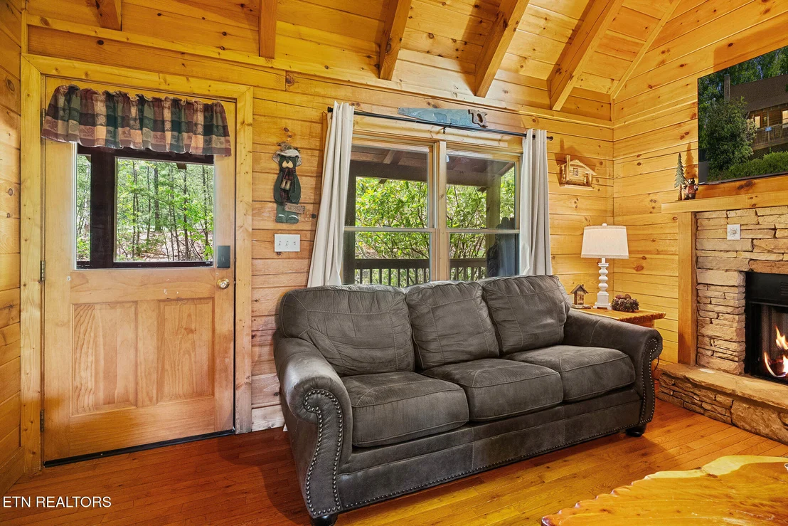 Photo of 746 Nighthawk Way