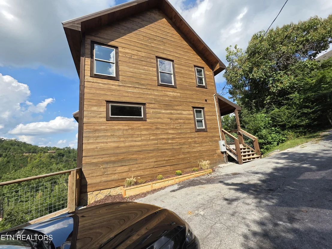 Photo of 2123 Windy Lane