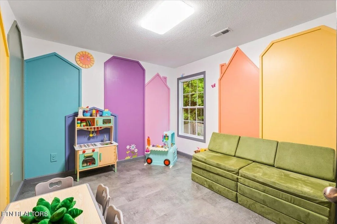 Photo of 6101 Starflower Lane