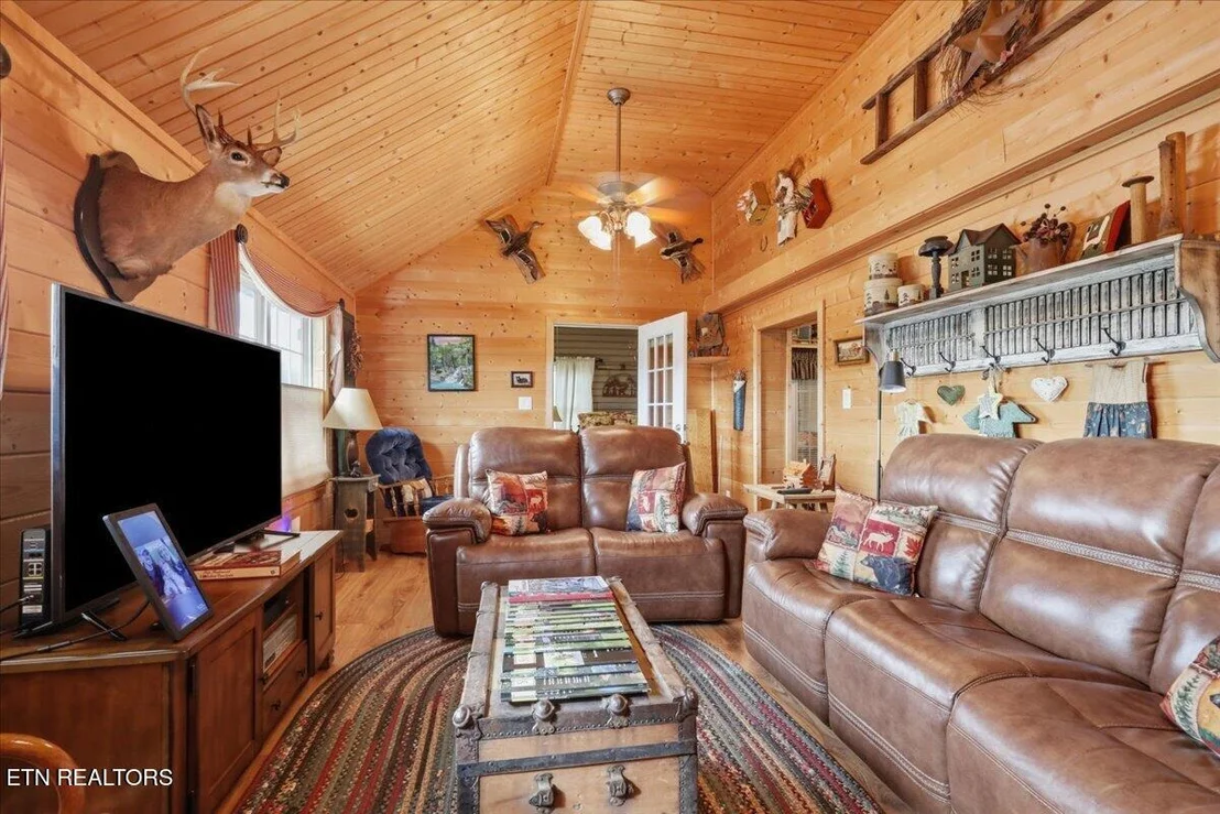 Photo of 856 Peacock Ridge Drive