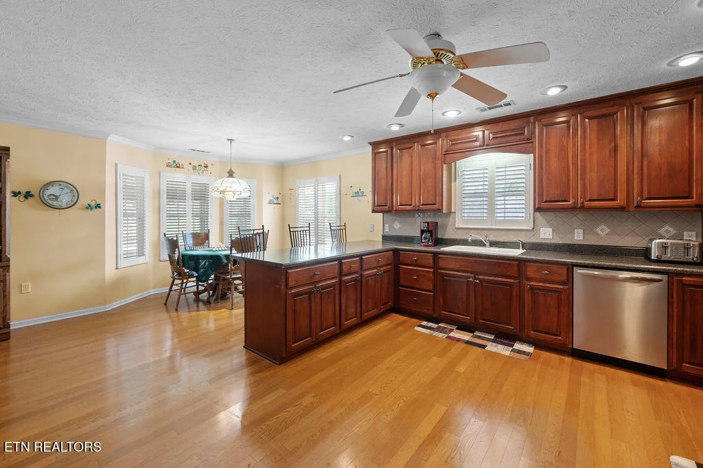 Photo of 674 Southview Circle