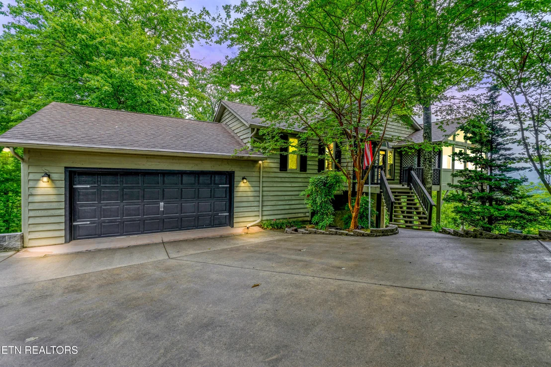 Photo of 620 Hawk View Drive