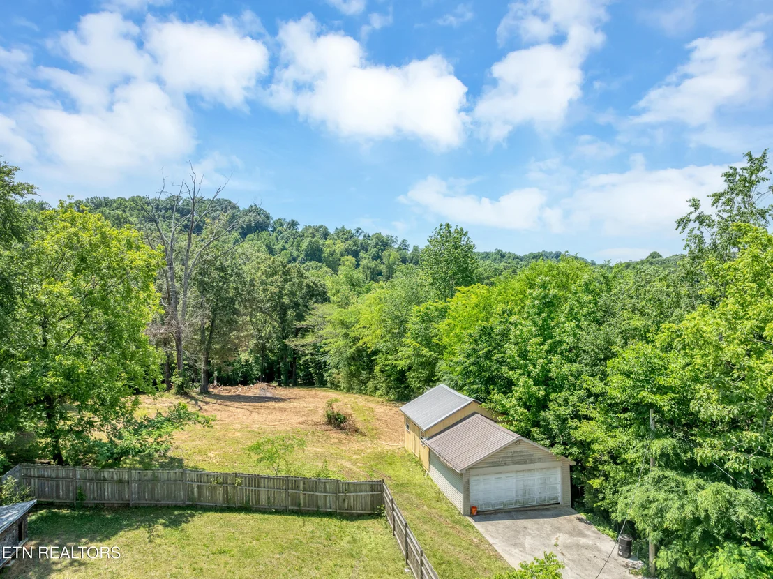 Photo of 400 Slack Rd