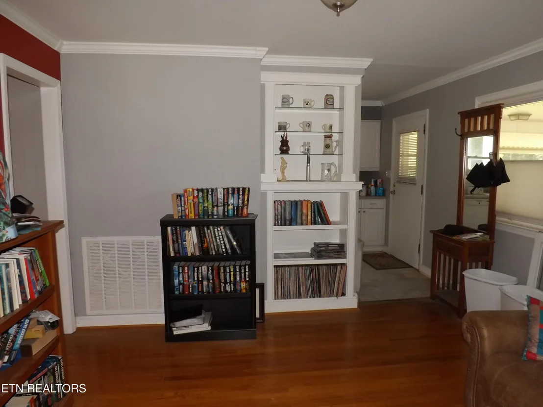 Photo of 188 White Ave
