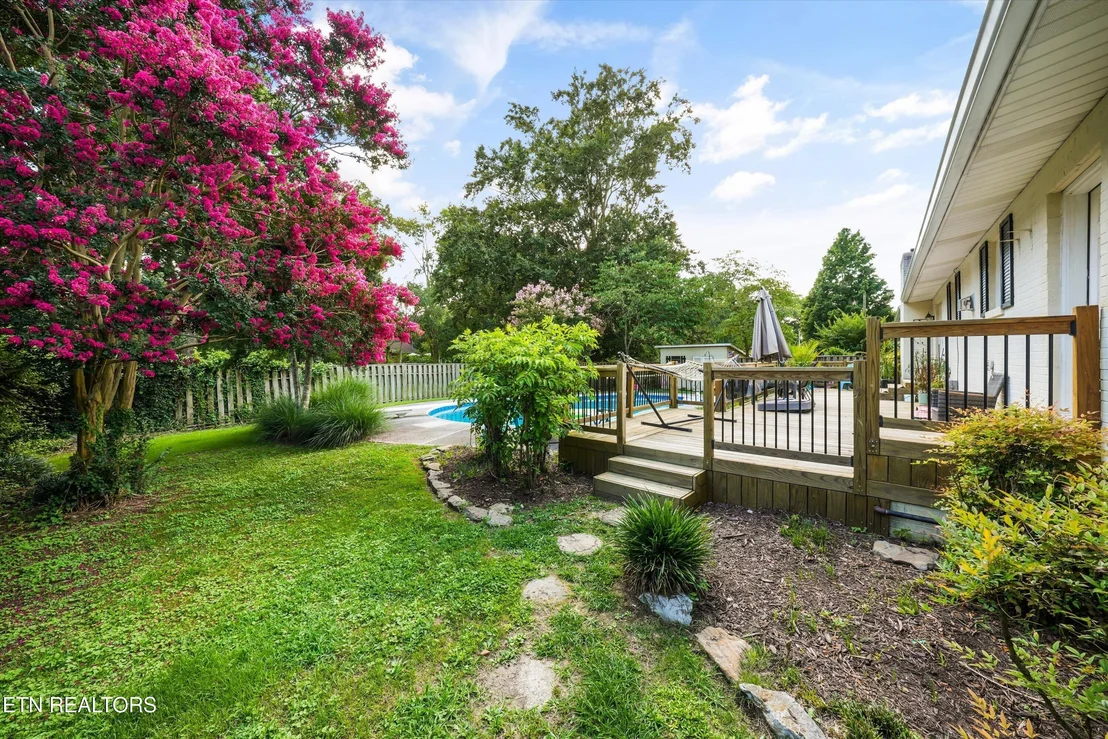 Photo of 1335 Beechview Drive