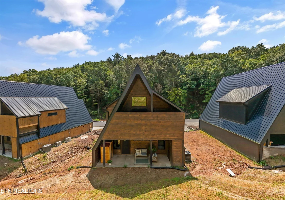 Photo of 615 Longbow Way