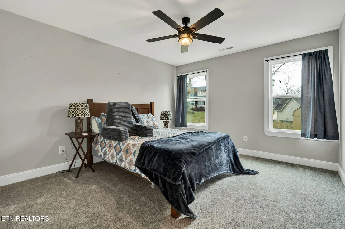 Photo of 110 NE Quail Run