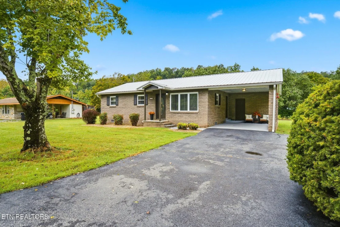 Photo of 912 Bud Lane