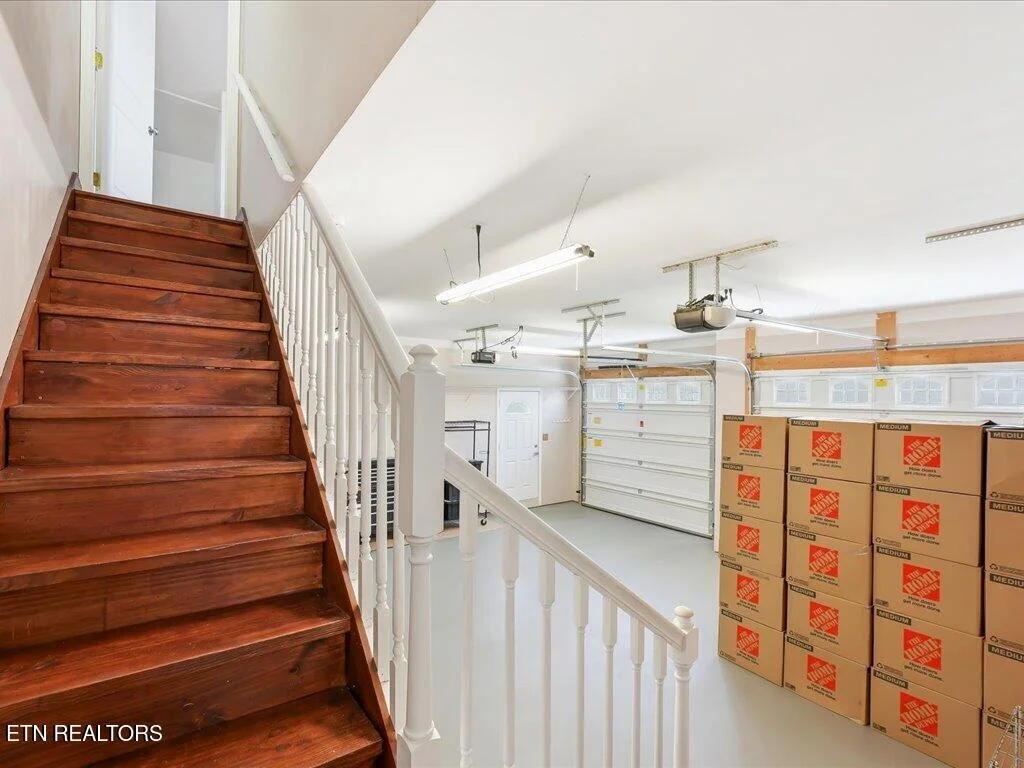 Photo of 985 Claudette Drive