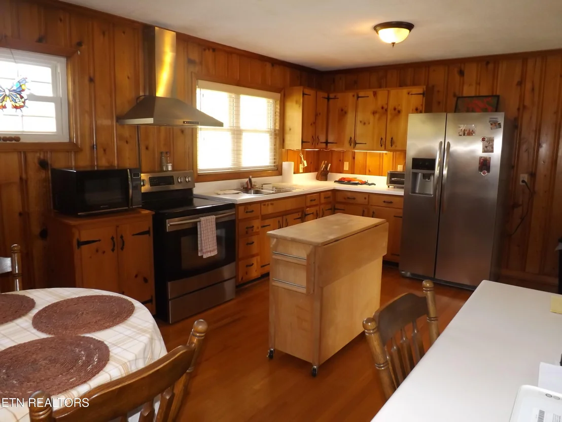 Photo of 829 Bristol Rd