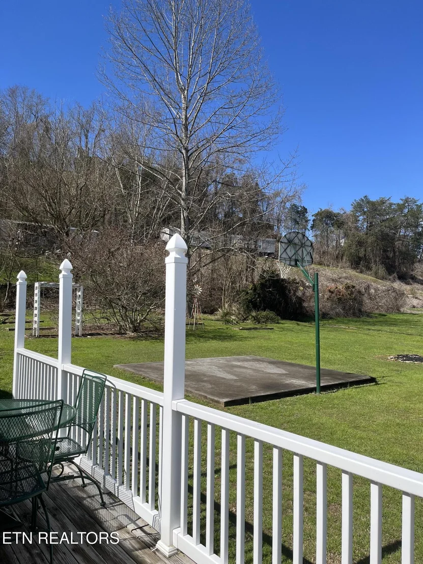 Photo of 2330 Webb Rd