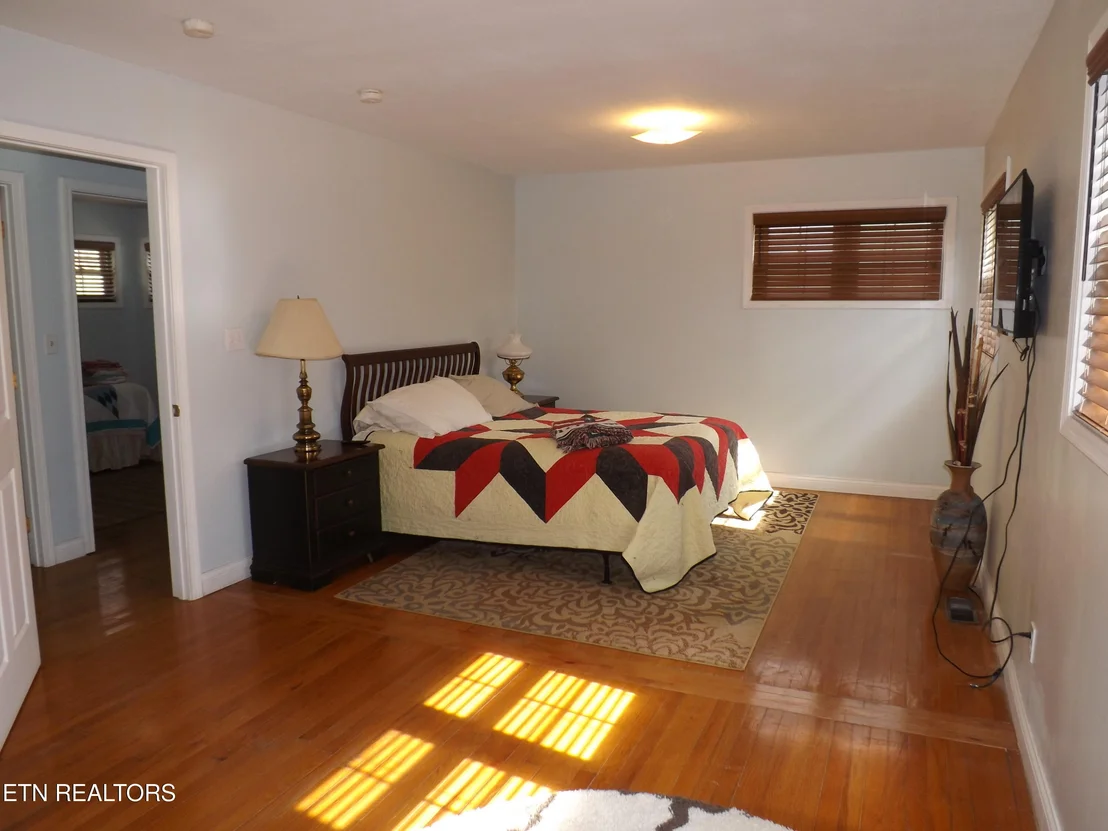 Photo of 829 Bristol Rd