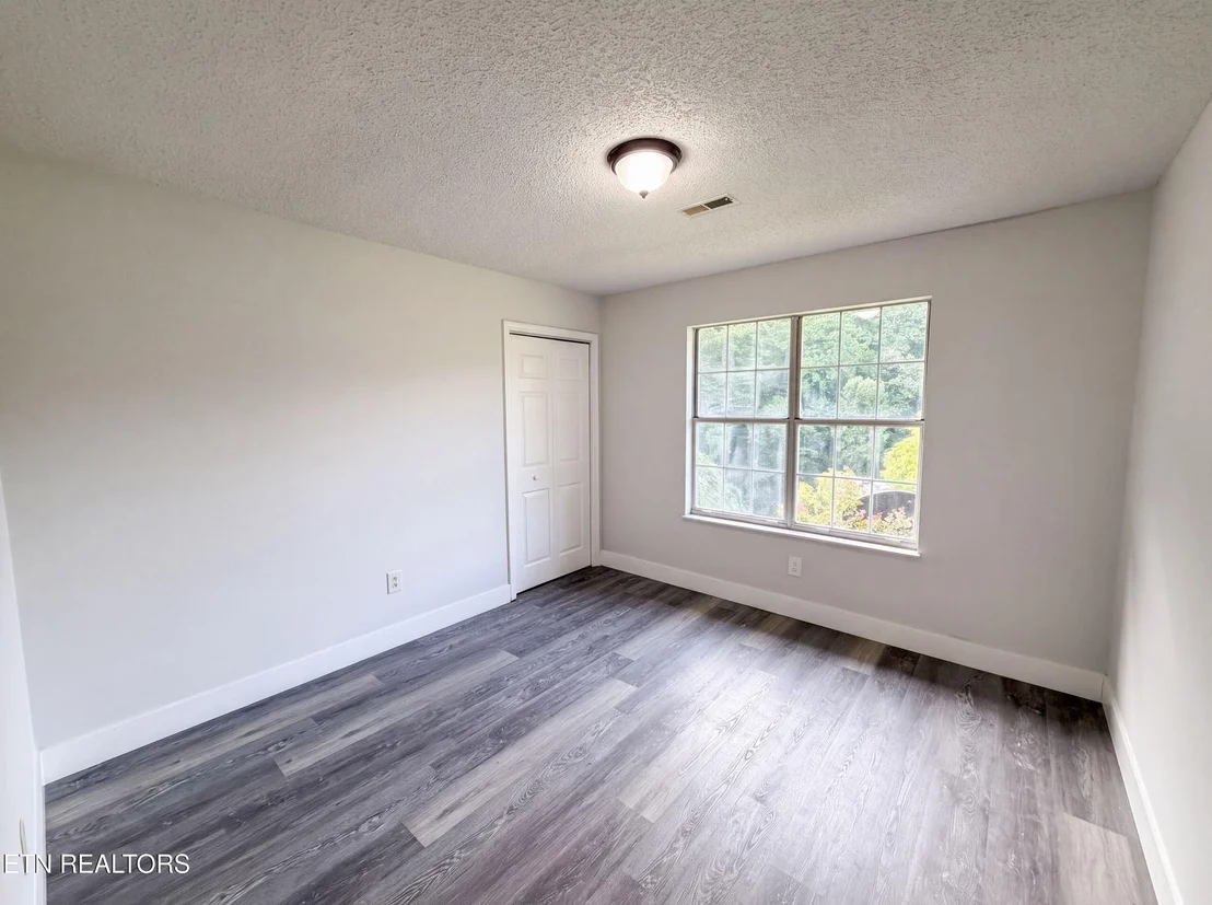 Photo of 1430 Hawk Lane