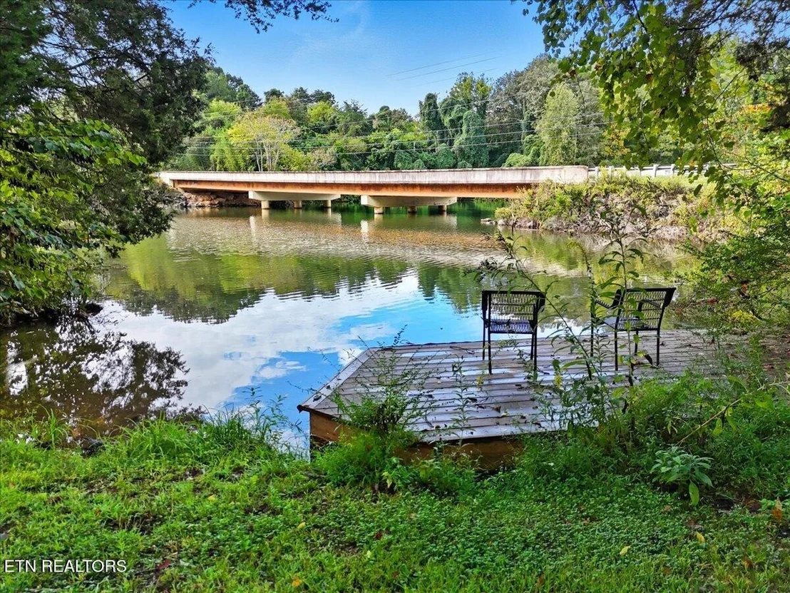 Photo of 340 Trigonia Rd