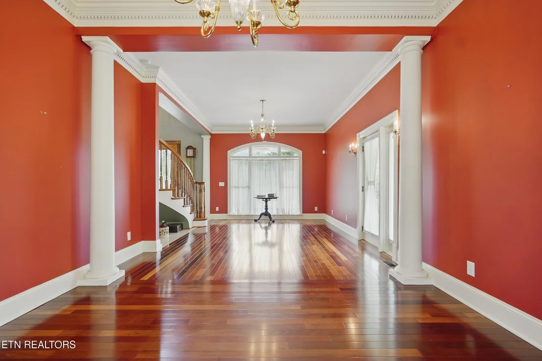 Photo of 6005 Powell Valley Rd